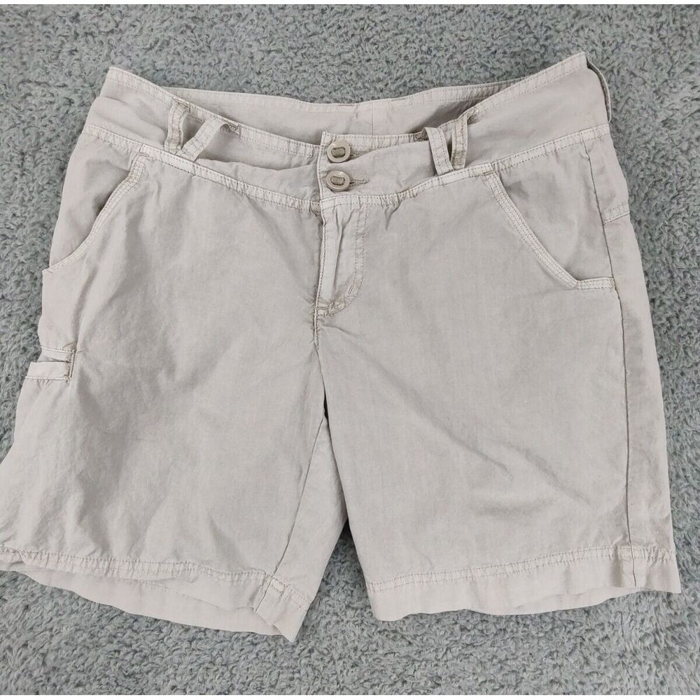 Columbia‎ Shorts Women's 8 Beige Chino Front Back Pockets Zip Lightweight